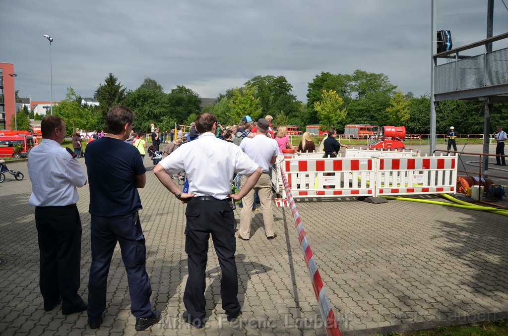 Tag der Offenen Tuer BF Koeln Weidenpesch Scheibenstr P024.JPG